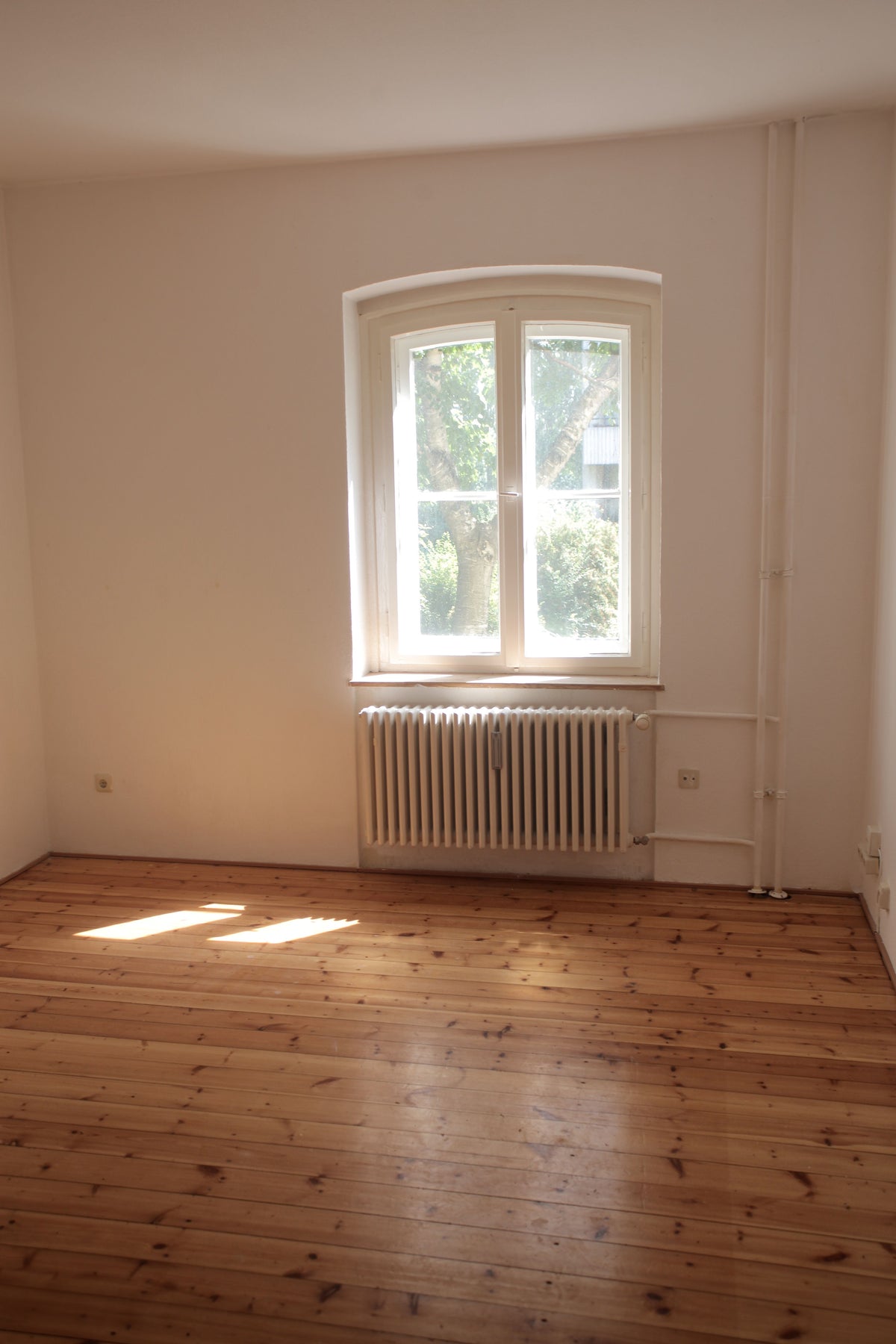 Gezellige woonkamer met een warm verwarmde zithoek